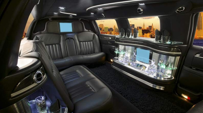8 Passenger Limo Petaluma