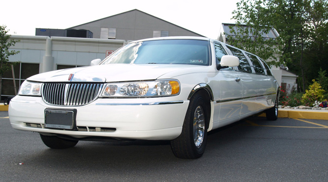 Lincoln Stretch Limo Petaluma